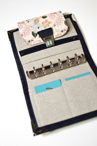 Organiseur planner Shabby, Pocket en cuir de liège bleu marine et baies d'hiver