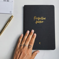 Perfection Fucker, le carnet noir transgressif - Shirley Chiche planner